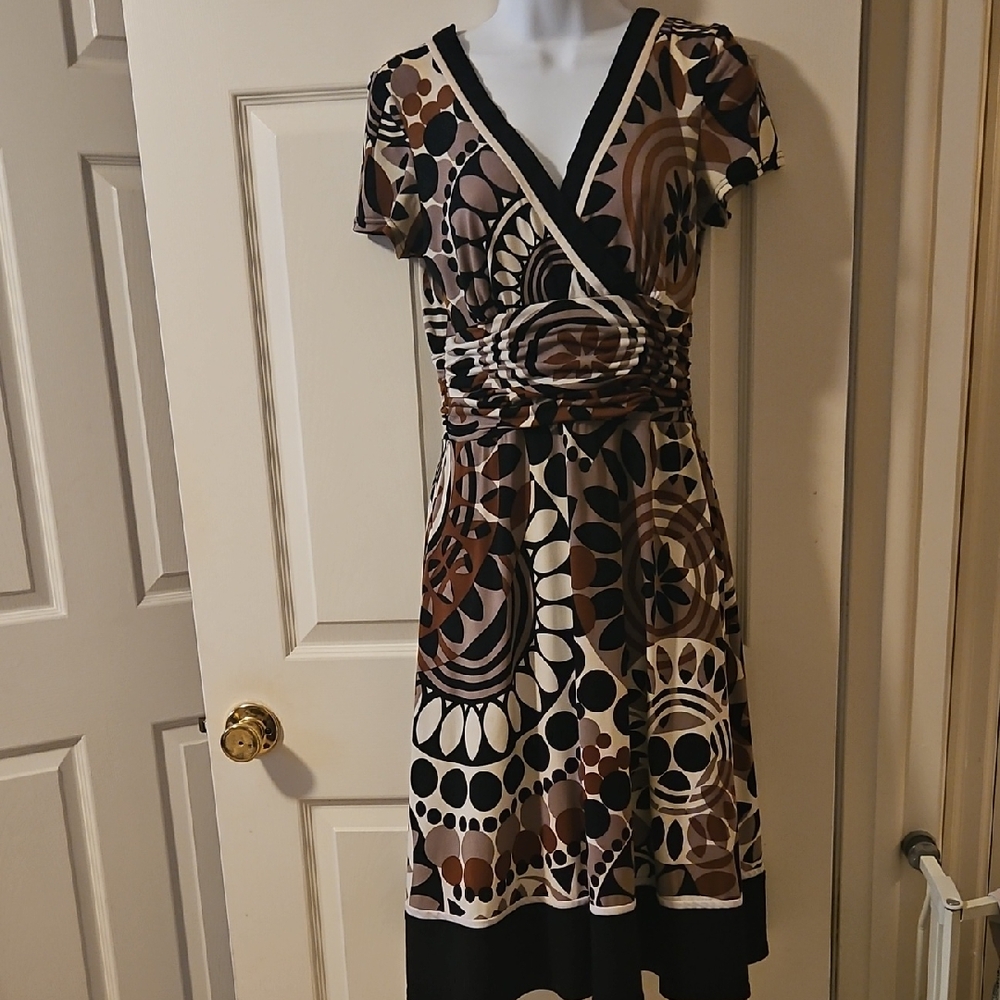 Studio I Brown/Black Midi Dress With Geometric Pattern and Ruched Waist -size 8